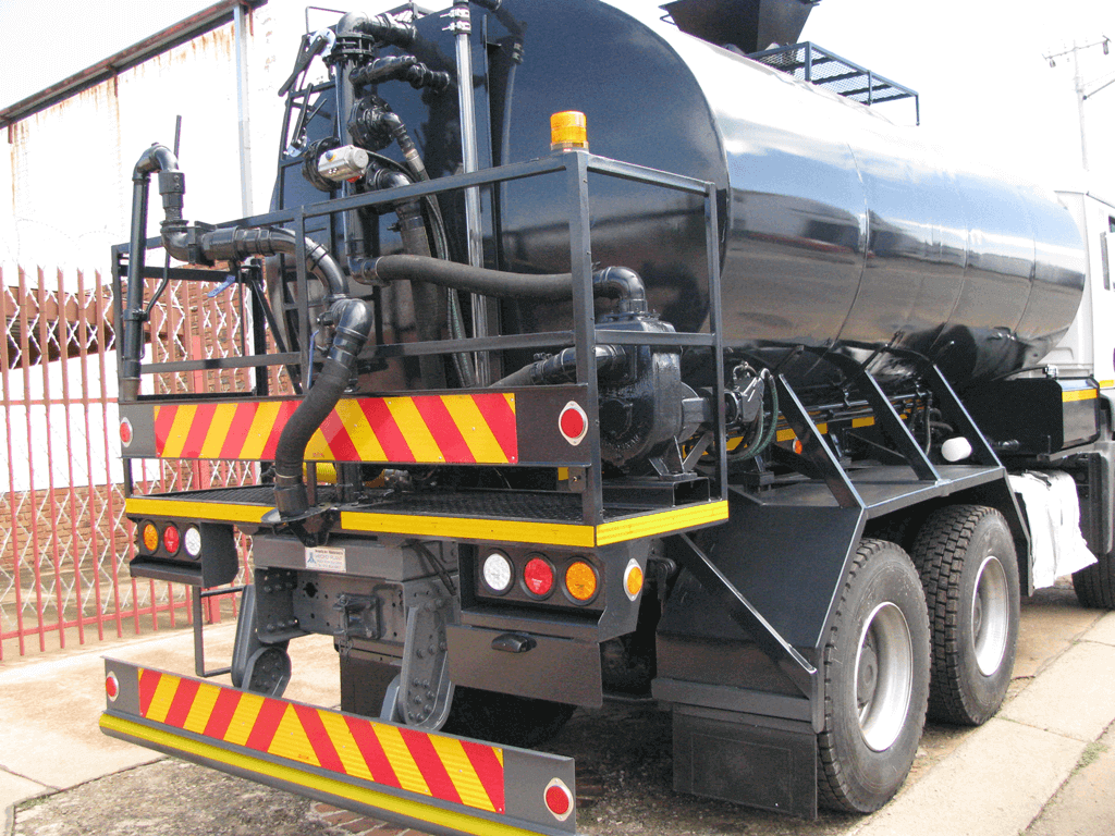 Dust suppression tanker